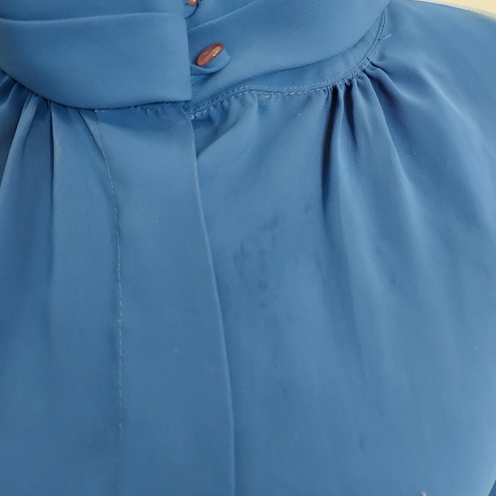 Blue button blouse - Picture 5 of 11